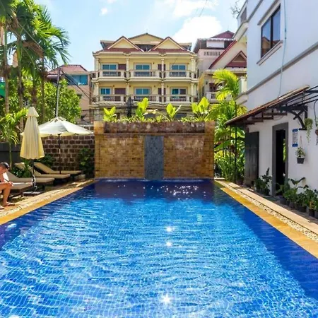 Popular Boutique Hotel