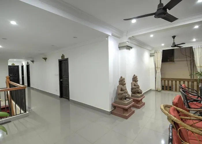 Popular Boutique Hotel 3*